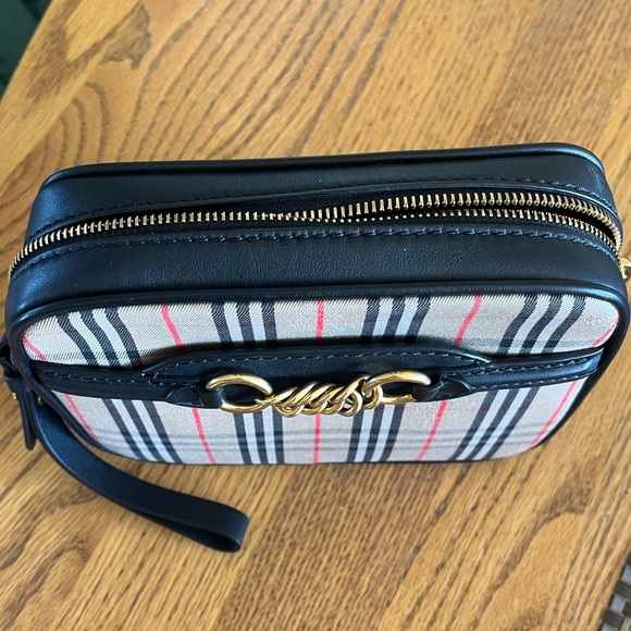 Burberry Bum Bag/ Belt Bag - Picture 4 of 11